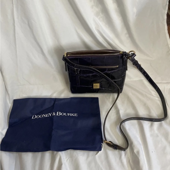 Dooney & Bourke crossbody bag - Picture 3 of 6
